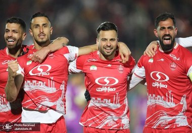 پنجره پرسپولیس باز است