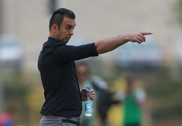 پاشازاده از هدایت تیم فوتبال شهرداری ماهشهر استعفا داد