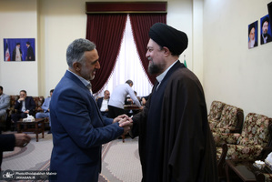 حاشیهتجدید میثاق رئیس و جمعی از نمایندگان مجلس شورای اسلامی با آرمان‌های امام خمینی(س)
