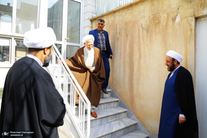 کاشت نهال توسط آیت الله العظمی جوادی آملی در هفته درختکاری