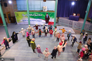 بازدید اقشار مختلف مردم از بیت امام خمینی (س) در جماران-2