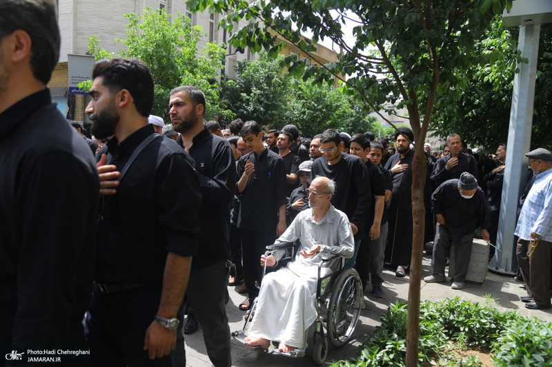 دسته عزای شهادت امام صادق(ع) با حضور آیت الله العظمی وحید خراسانی