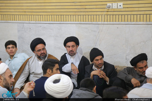 جشن ولادت حضرت زهرا(س) و تولد حضرت امام خمینی(ره) در بیت آیت الله العظمی صانعی