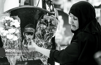 مادران شهدای دفاع مقدس هنوز با یاد و خاطره فرزندانشان زندگی می‌کنند (12)