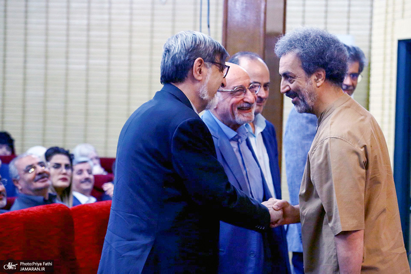 شب بزرگداشت «فرشاد مومنی»