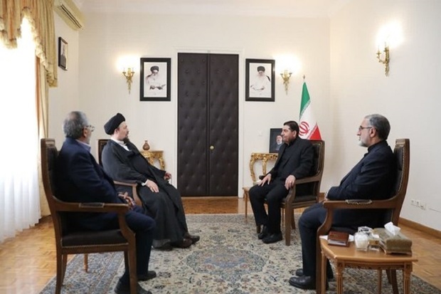 Seyyed Hassan Khomeini visits presidential office to offer condolences