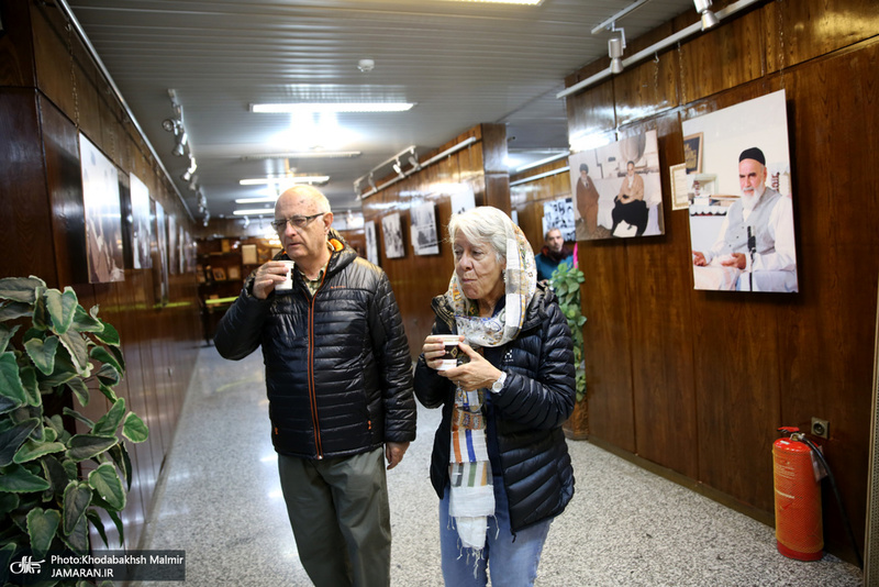 بازدید گردشگران خارجی از بیت امام خمینی(س) در جماران