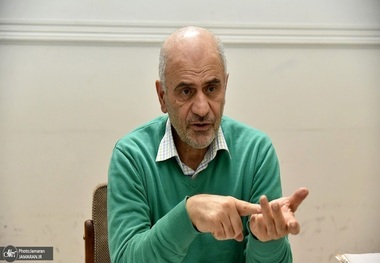 فرشاد مومنی: شفافیت، درسی از دوران دفاع مقدس است که فراموش شد/داده‌های سیا از ایران به روزتر از آمارهای رسمی است/مداخله دولت در دوره جنگ ۴۰ درصد و در دوره تعدیل ساختاری ۸۰ درصد بود/ شوک به نرخ ارز، جیب‌بری از فقرا است
