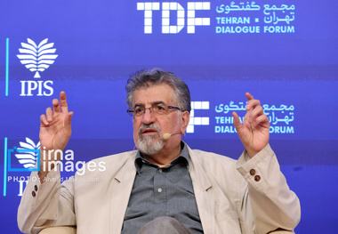 ناصر هادیان: سیاست خارجی موفق، مبتنی بر عقلانیت و عمل‌گرایی است/ امروز سیاست خارجی ایران، به جز در موارد معدودی مانند آمریکا و اسرائیل، عموماً رئالیستی عمل می‌کند/ اگر به ابتدای انقلاب نگاه کنیم، سیاست خارجی ایران آرمان‌گرا بود