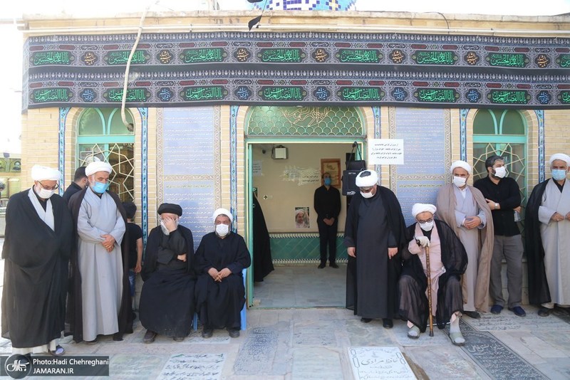 مزار آیت الله العظمی صانعی(ره) در اولین پنج شنبه رحلت ایشان