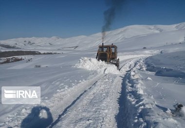 کولاک راه ۴۵ روستای مهاباد را مسدود کرد