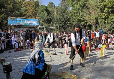 تخصیص اعتبارات ملی به جشنواره تئاتر مریوان پیگیری می شود