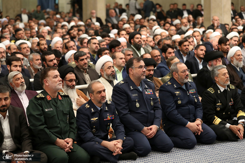 دیدار مسئولان نظام و میهمانان کنفرانس وحدت اسلامى‌ با رهبر معظم انقلاب