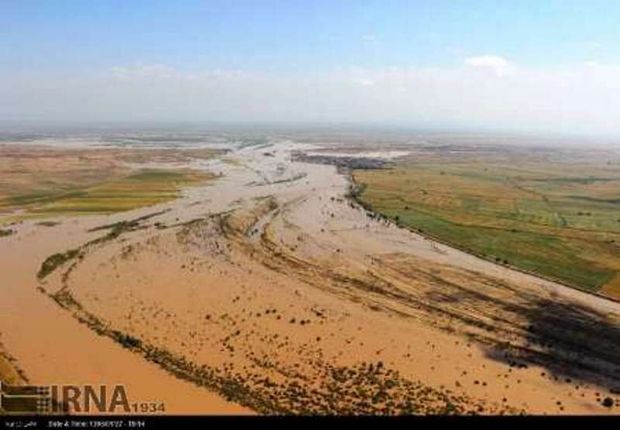 سیلاب همچنان پایین دست کرخه را تهدید می‌کند