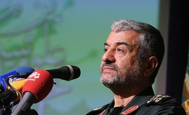 فرمانده سپاه: وحدت مسلمانان از پیام‌های راهپیمایی اربعین است