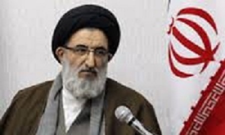 امام جمعه کرج: استفاده از ظرفیت مردم برای توسعه اشتغال ضرورت دارد