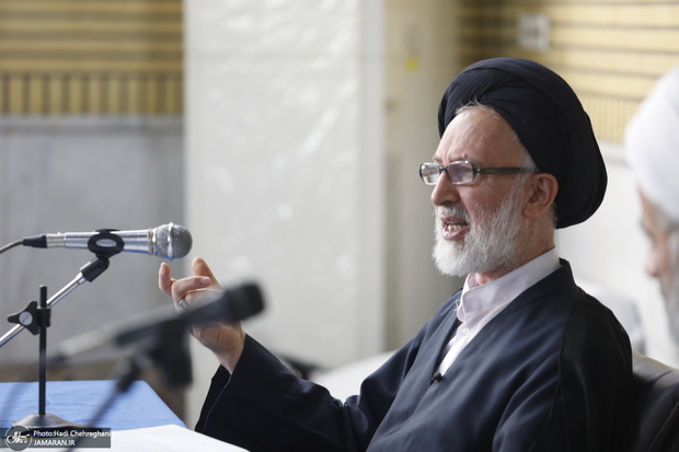 آیت‌الله ایازی: یکی از مشکلات امروز فرهیختگان ما این است که فضای یأس را می‌­گسترانند