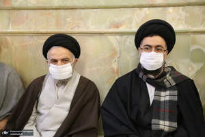 حضور مراجع و علما در مسجد امام حسن عسکری(ع) در پی ارتحال آیت الله العظمی صافی(ره)