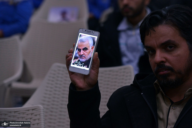 تشییع پیکر مطهر 18 شهید گمنام دفاع مقدس در حرم امام خمینی