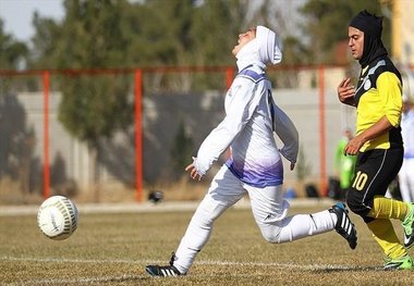 تیم فوتبال بانوان ملوان راهی لیگ برتر شد
