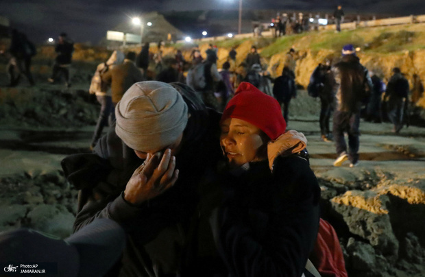ادامه برخورد خشونت آمیز آمریکا با مهاجران+ تصاویر