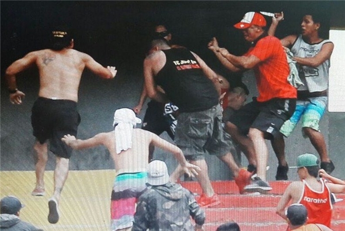 تصاویری از چاقوکشی در لیگ برتر اکوادور!