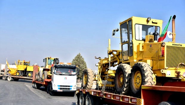 5 دستگاه راهداری از جنوب کرمان عازم مناطق سیل زده لرستان شد