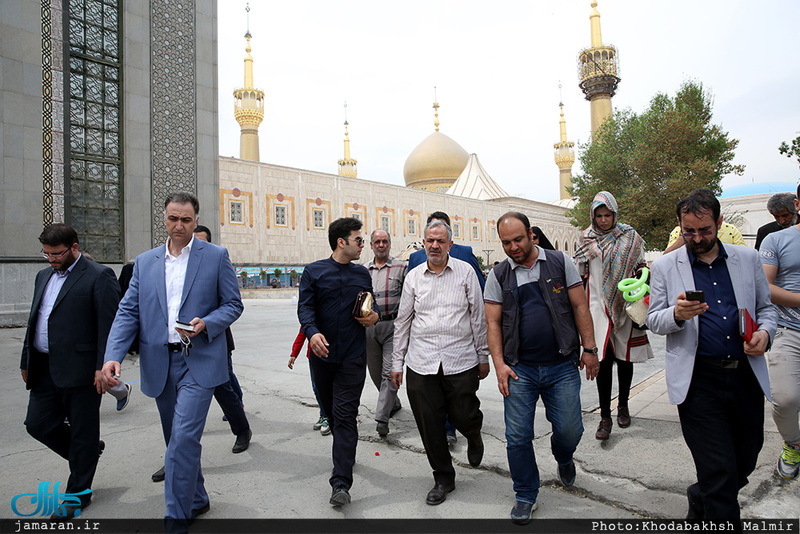 بازدید احمد مسجد جامعی از نمایشگاه «عطر یاس» در حرم مطهر امام خمینی(س)-2
