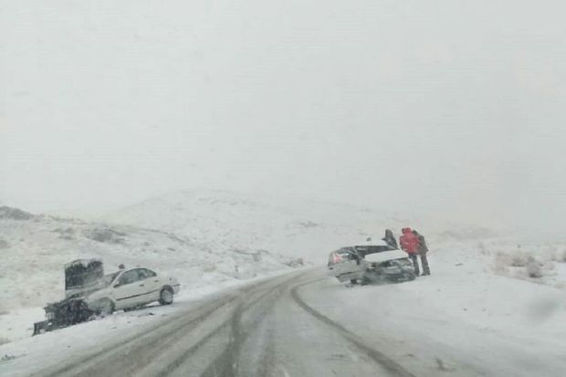 توصیه پلیس‌راه به رانندگی آرام در شرایط نامساعد جوی