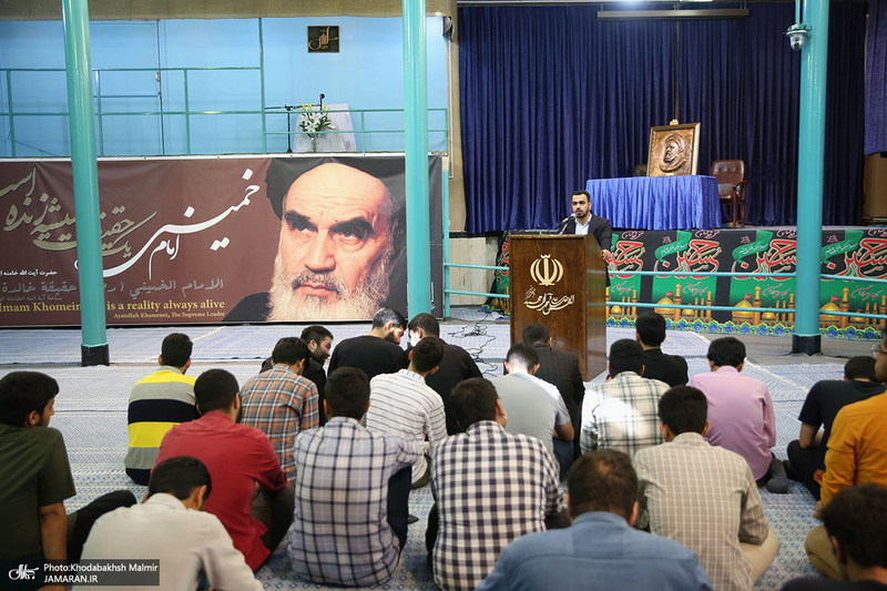 مراسم پایان دوره دفتر تحکیم وحدت در حسینیه جماران‎