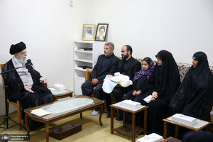 دیدار خانواده شهدای اخیر نیروی پدافند هوایی ارتش با رهبر معظم انقلاب