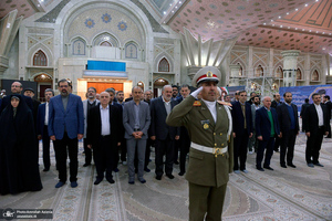 تجدید میثاق وزیر و مدیران ارشد وزارت نیرو با آرمان های حضرت امام (س)