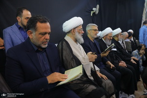 مراسم چهلمین روز تدفین رهبر شهید در دفتر آیت الله العظمی سیستانی در قم