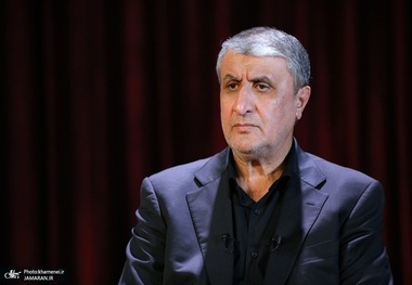 رییس سازمان انرژی اتمی: بحث خروج اورانیوم در مذاکرات در دستورکار نبوده است/ بحث رقیق سازی اورانیوم 60 درصد به این مسئله بستگی دارد که در مقابل، تمامی تحریم‌ها را لغو می‌کنند یا خیر