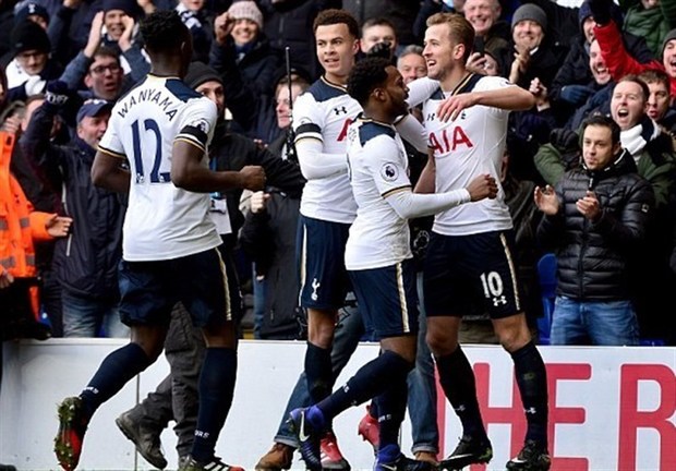 
تاتنهام با هت‌تریک کین به رده دوم صعود کرد