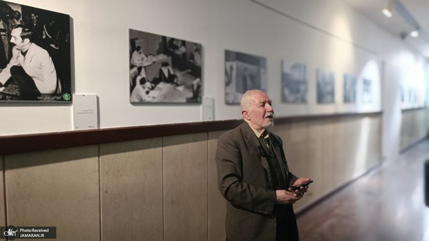 نمایشگاه «عکس‌های کمتر دیده شده طالقانی» میزبان اکبر بدیع‌زادگان 