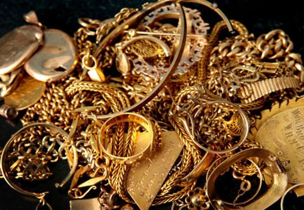 سارقان با انتقال صاحب مغازه به بیابان سه کیلو طلا سرقت کردند