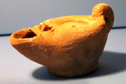 کشف پیه‌سوز عتیقه 3 هزار ساله در همدان