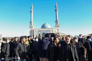 مراسم تشییع مرحوم حاج عیسی جعفری خادم امام خمینی (ره) در حرم حضرت معصومه (س)