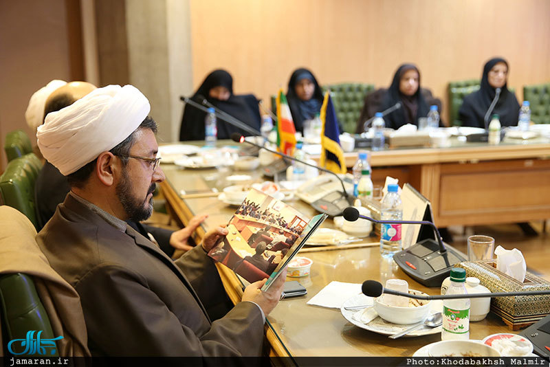 بازدید جمعی از مدیران موسسه تنظیم و نشر آثار امام(س) از مرکز اسناد کتابخانه ملی 