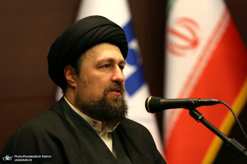حضور سید حسن خمینی در اختتامبه مسایقات قرآنی ، اذان وتفسیر کارکنان بانک صادرات
