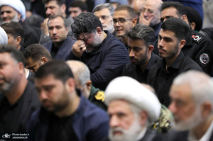 اقامه نماز رهبر معظم انقلاب بر پیکر رئیس جمهوری و یارانش