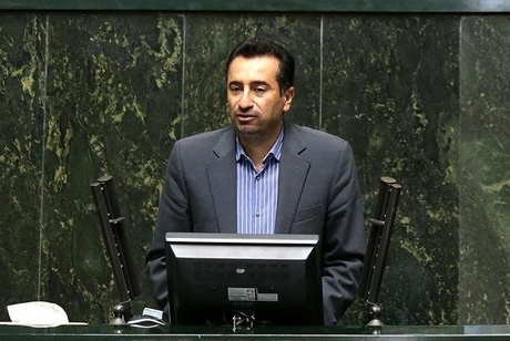 انتقاد دبیر کمیسیون اجتماعی مجلس از پلیس به خاطر تعلل در صدور گواهینامه موتورسیکلت زنان: باید تصمیمات عقلانی و غیرجناحی برای بهبود زندگی مردم بگیریم/ زنان سال‌هاست در شهرهای مختلف از موتورسیکلت استفاده می‌کنند/صدور گواهینامه زنان یک مطالبه عمومی است
