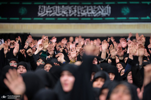 اولین شب مراسم عزاداری حضرت فاطمه‌زهرا (س) در حسینیه امام خمینی