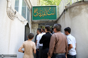 بازدید برگزیدگان پویش کتاب خوانی هیس طوری در تهران از بیت امام خمینی (س) در جماران