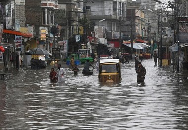 شمار قربانیان سیل ویرانگر پاکستان به ۲۲۰ نفر افزایش یافت