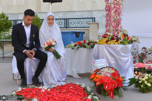 مراسم اهدای 1000سری جهیزیه به نوعروسان در جوار حرم امام خمینی(س)