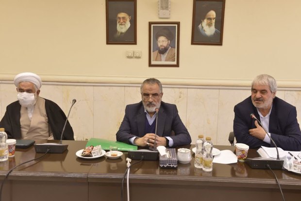 سرپرست آستان مقدس امام خمینی(ره)در مراسم تجلیل از بازنشستگان آستان امام: هیچ زبانی یاری تشکر از زحمات شما در دوران خدمتتان را ندارد/ از طرف آیت الله سیدحسن خمینی از زحمات شما تشکر ویژه مینمایم/ حفظ ارتباط معنوی با بازنشستگان این مکان مقدس در دستور کار قرا