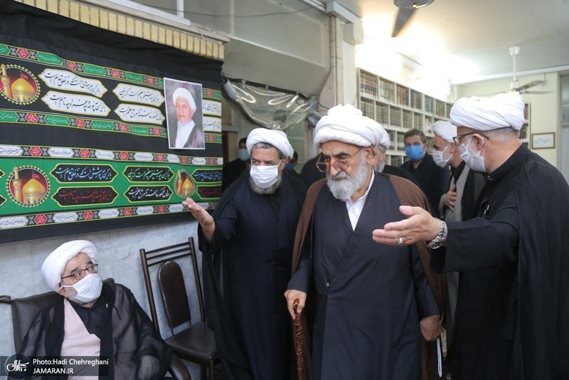 حضور مراجع و علما در بیت آیت الله العظمی صانعی(ره)-2