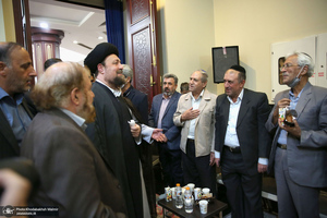دیدار جمعی از نمایندگان پیروان ادیان الهی با سید حسن خمینی